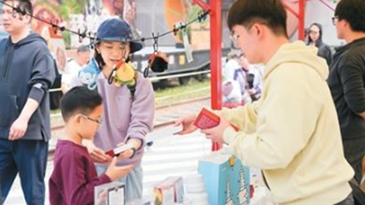 来北影节，逛文博文创市集