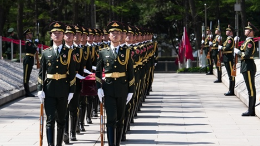 第十三批在韩中国人民志愿军烈士安葬仪式在沈阳举行