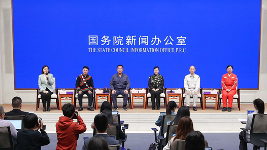 把奋斗故事写在平凡岗位上