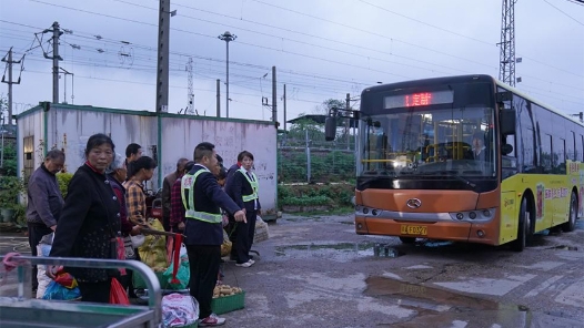 树立和践行正确政绩观｜把政绩刻在群众心坎上