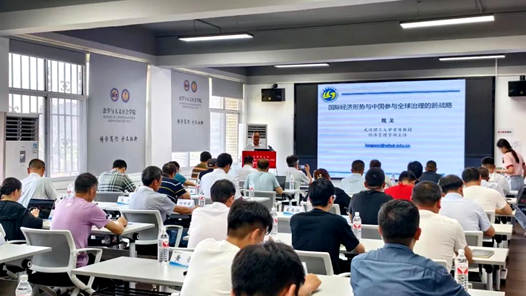 揣着难题来 带着答案走