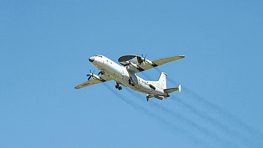 “海天雄鹰”的新航迹——来自东部战区海军航空兵某师的调查报告