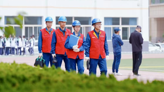 青春华章 丝路逐光丨兰州城关供电青年的“双向奔赴”：铸电网匠心守护一城光亮