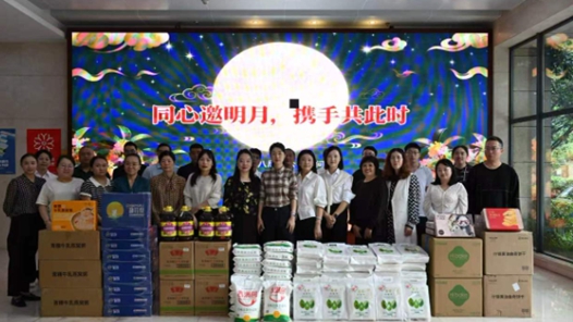 暖心守护“半边天”的“小马哥”