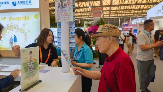 “活力老人”让暑期旅游市场“热上加热”