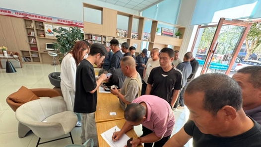 吸纳流动零散货车司机入会 内蒙古锡林浩特市总工会用心搭建工会暖心路