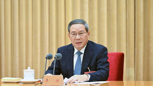 李强会见柬埔寨人民党主席、参议院主席洪森