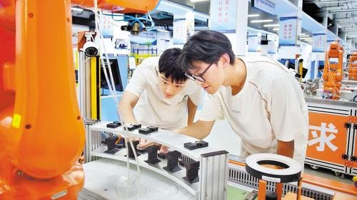 一线见闻｜教学瞄准生产 课堂设在车间