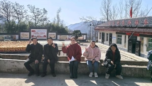这些年轻村干部当上了“村播”