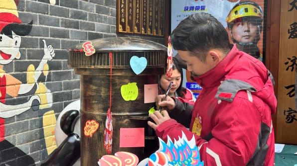 “这份荣光属于每一位劳动者”