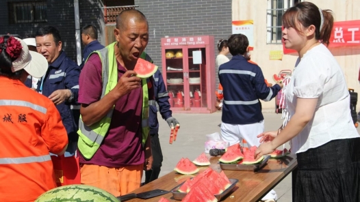 宁夏银川市兴庆区总工会启动“夏送清凉”活动