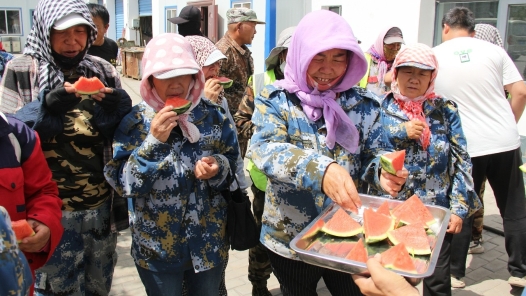宁夏石嘴山市大武口区总工会为职工送上夏日“凉方”