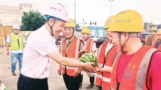 盛夏有凉意 关爱不停歇