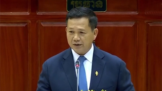 柬埔寨首相洪玛奈抵达上海
