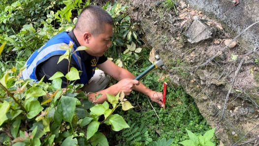 “人防+技防”筑防线——防汛关键期堤防探访见闻