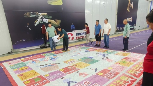 夏日清凉与法治知识一同“打包”送达货车司机