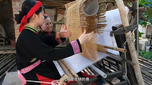 一台老织机得壮锦新生