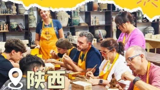 China Cool盛夏出圈丨做陶俑、品美食、见生活，老外在烟火气中感受中国“Cool”