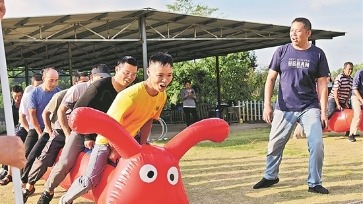 公司以“团建公益金”名义，每月扣发员工50元工资