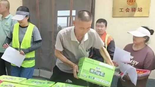 天津静海区：工会驿站送清凉 贴心服务沁人心