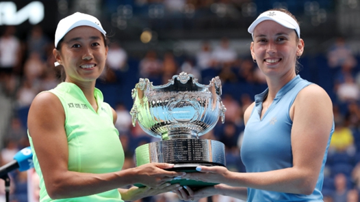 WTA1000多伦多站 张帅组合夺得女双冠军