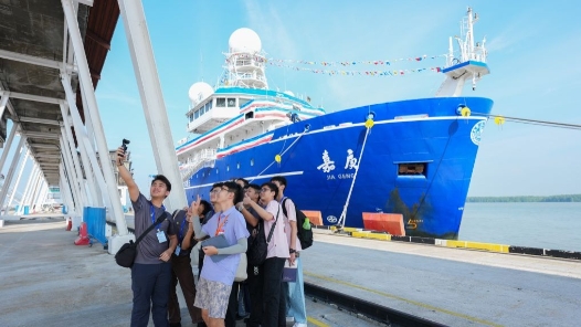 通讯｜“嘉庚”号科考船在马来西亚开放“海洋课堂”