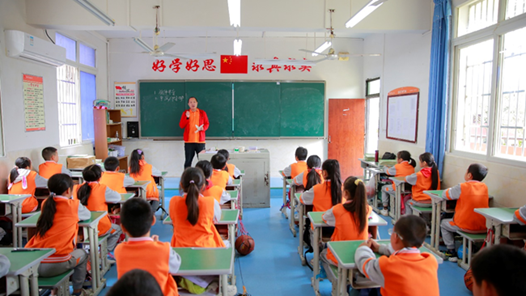 在读研究生三年两次赴疆支教