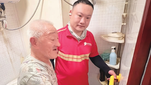 “顺路就帮了，不叫事儿”