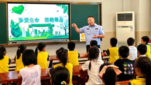 重庆北碚组建“青少年普法讲师团”