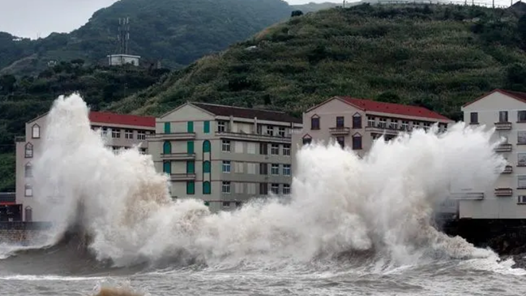 海南万宁启动防汛防风Ⅰ级应急响应 全市实行“五停一关”