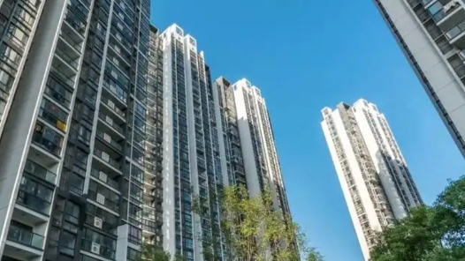 8月各线城市商品住宅销售价格同比降幅继续收窄