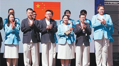 中国体育代表团亮相亚运会欢迎仪式