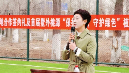 崔媛媛：一把“匠心”锄 耕出“墅外桃源”