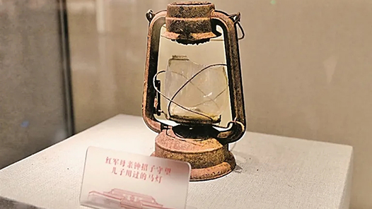 这灯，照耀光明